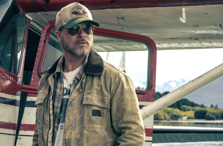 Brad Pitt cùng chó nghiệp vụ vượt hiểm nguy trong Trái tim quái thú - Ảnh 1.