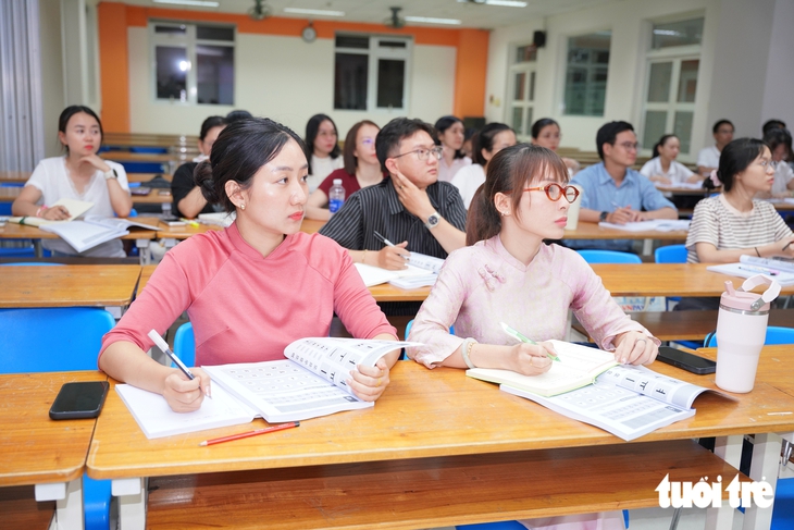 Khai giảng khóa tiếng Hàn miễn phí cho người dân Đà Nẵng - Ảnh 1.