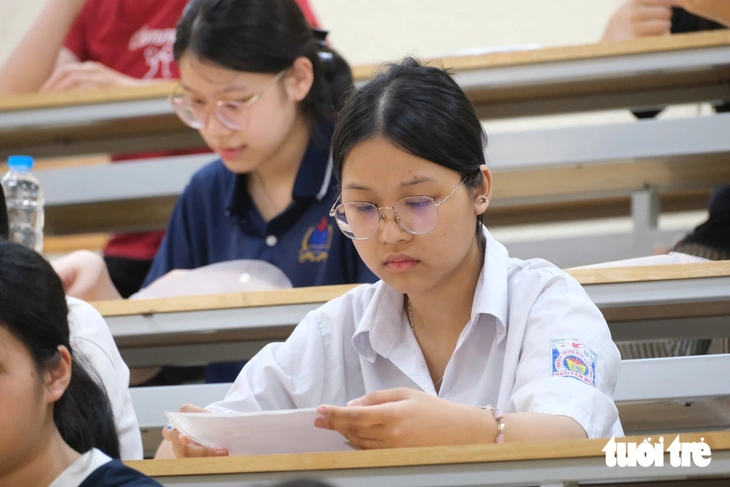 Bộ Giáo dục điểm tên trường đại học thu học phí vượt mức quy định - Ảnh 1.