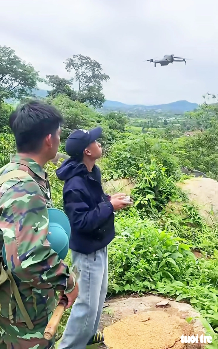 Cậu bé mất tích bí ẩn cả tháng trời và hành trình tìm kiếm đầy nước mắt - Ảnh 7.