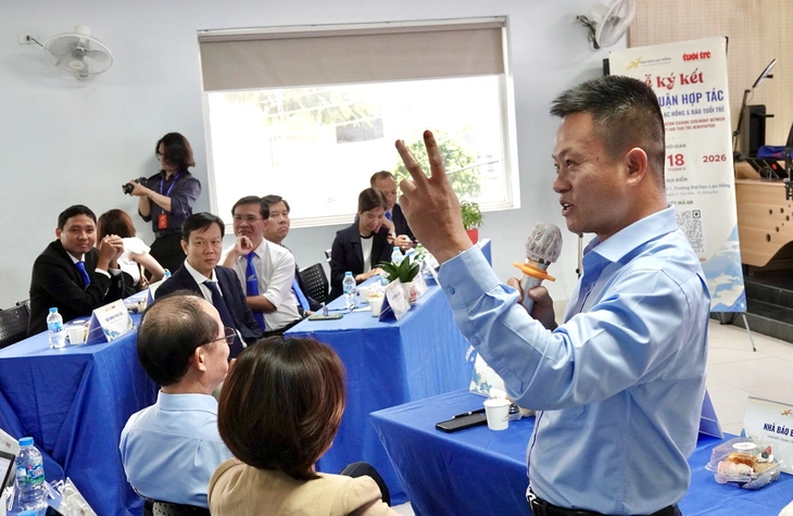 Sinh viên Trường đại học Lạc Hồng học 'Làm báo cùng Tuổi Trẻ' - Ảnh 4.