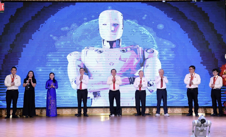 Trường Đại học Nam Cần Thơ đẩy mạnh đổi mới với Viện nghiên cứu robot và trí tuệ nhân tạo - Ảnh 1.