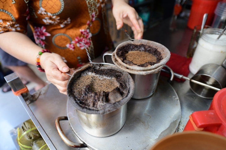 Một người có thể uống bao nhiêu ly cà phê mỗi ngày? - Ảnh 1.