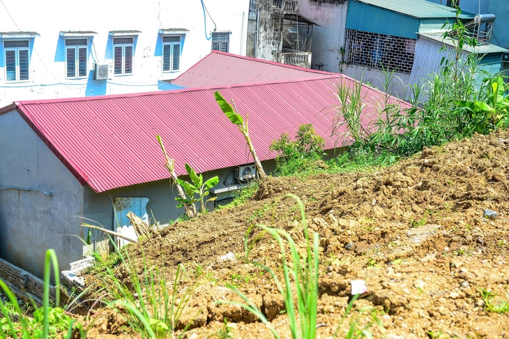Thanh Hóa công bố tình huống khẩn cấp sạt lở đất tại xã vùng cao Quan Sơn - Ảnh 3.