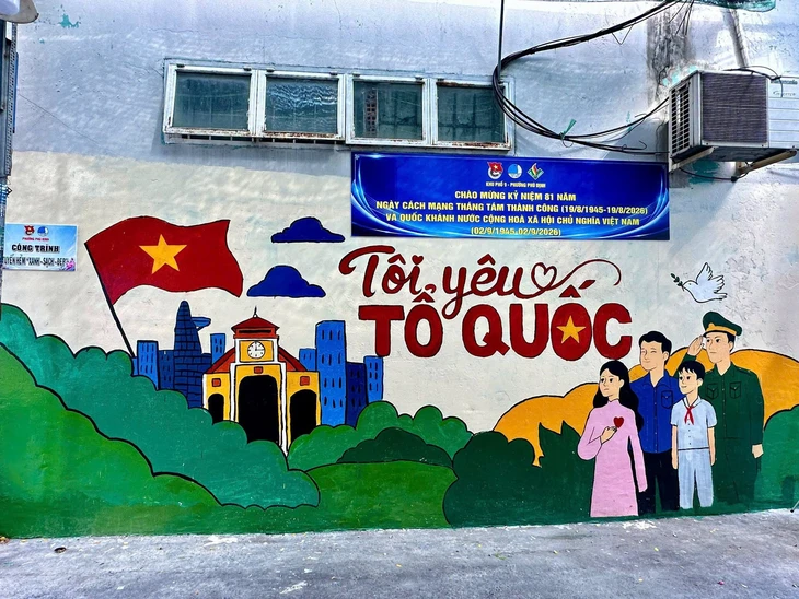 Tuổi trẻ TP.HCM lan tỏa tháng Tám lịch sử bằng về nguồn, tuyến hẻm xanh, sẻ chia giọt máu hồng - Ảnh 4.