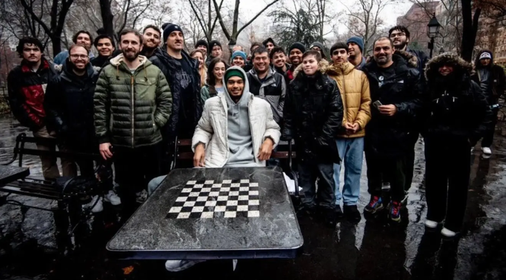Sao NBA Wembanyama luyện cờ vua để đấu trí trên sân bóng rổ - Ảnh 2.