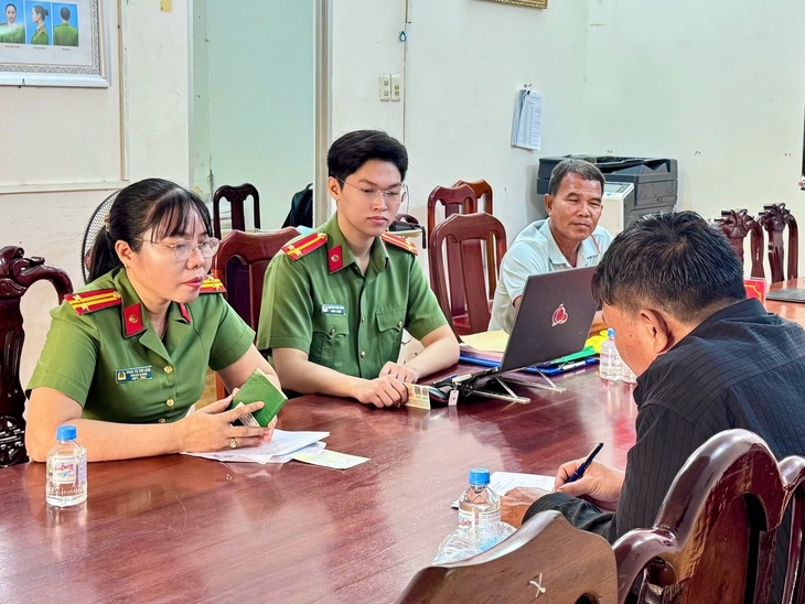 Vượt biên trái phép từ Campuchia về Việt Nam, bị phạt 7,5 triệu đồng - Ảnh 1.