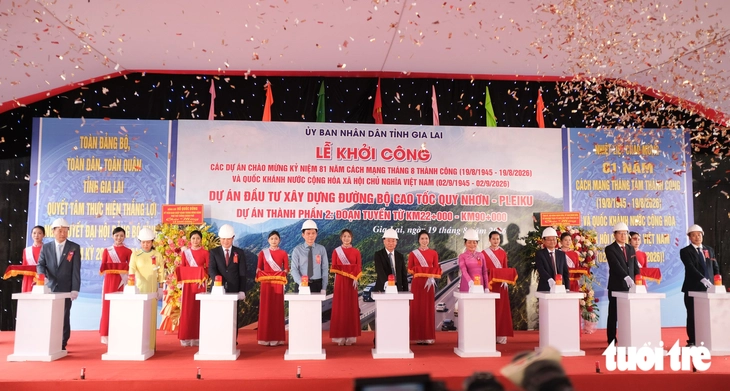 Khởi công đoạn khó nhất cao tốc Quy Nhơn - Pleiku, có trụ cầu cao nhất Việt Nam - Ảnh 1.