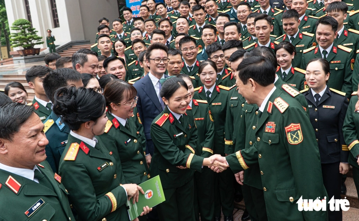 Đại tướng Phan Văn Giang trao Giải thưởng ‘Tuổi trẻ sáng tạo trong Quân đội’ - Ảnh 3.