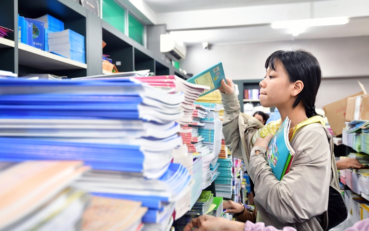 TP.HCM yêu cầu trường học cho mượn sách giáo khoa, không thu phí đặt cọc - Ảnh 4.