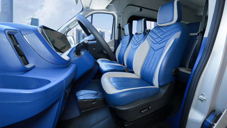 Xe điện 16 chỗ cạnh tranh Ford Transit ra mắt Việt Nam: Đi 450km/sạc, camera 360 độ, ga tự động - Ảnh 7.