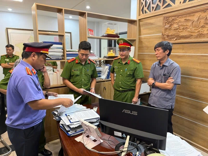 Kỷ luật khai trừ Đảng giám đốc ban bị bắt do sai phạm tại dự án xử lý rác - Ảnh 1.