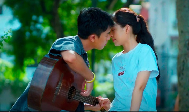 Nụ cười trong trẻo của Long Vũ, Lưu Ly, Nguyễn Trinh gây vương vấn trong Mùa hè năm ấy - Ảnh 1.