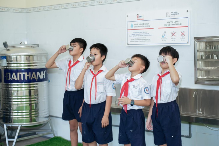 Trường Tiểu học Minh Thạnh tiếp nhận hệ thống lọc nước trước thềm năm học mới - Ảnh 3.