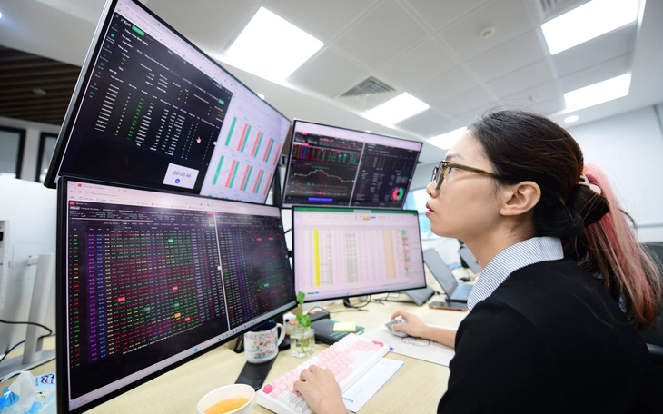 Chứng khoán 21-8: VN-Index hồi phục nhưng dòng tiền vẫn “mất hút”, nên mua hay chờ? - Ảnh 3.