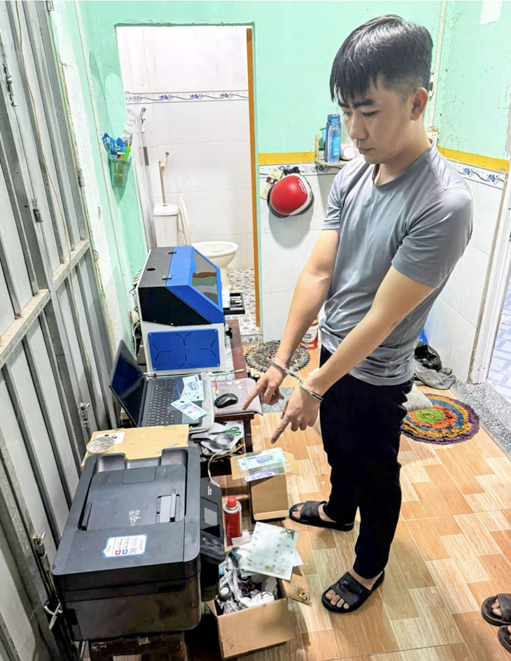 Cần Thơ: Khởi tố 6 bị can trong đường dây mua bán tiền giả liên tỉnh - Ảnh 2.
