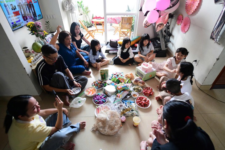 Đi sinh nhật: tới cụng ly là đủ hay nên có món quà tặng - Ảnh 1.