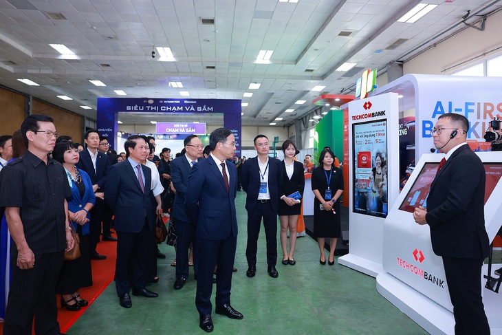 Tiên phong ứng dụng dữ liệu và AI, Techcombank tiếp tục dẫn dắt chuyển đổi số ngành ngân hàng - Ảnh 2.