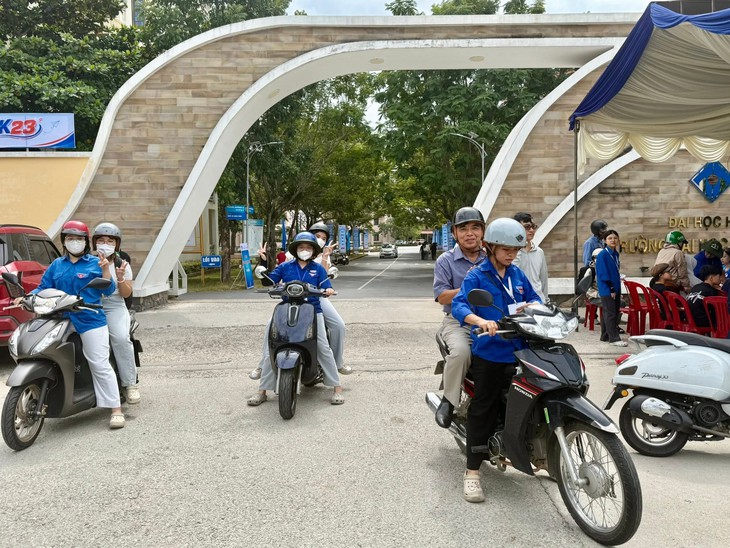 Tân sinh viên Huế mỏi mắt tìm phòng trọ, công an phường ‘vào cuộc’ - Ảnh 2.