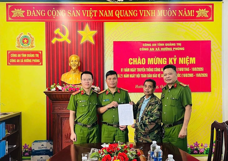 Mất ba lô chứa tiền phúng điếu con trai, người cha bật khóc khi nhận lại tài sản lớn - Ảnh 1.