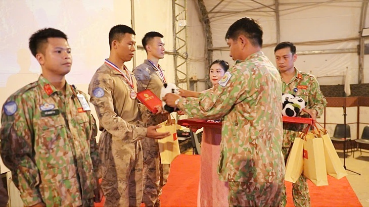 Tình hữu nghị Việt Trung qua các hoạt động giao lưu văn hóa tại phái bộ UNISFA - Ảnh 4.