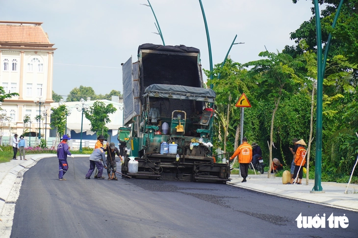 Đồng Tháp tăng cường trách nhiệm giải ngân , đẩy nhanh tiến độ dự án năm 2026 - Ảnh 1.