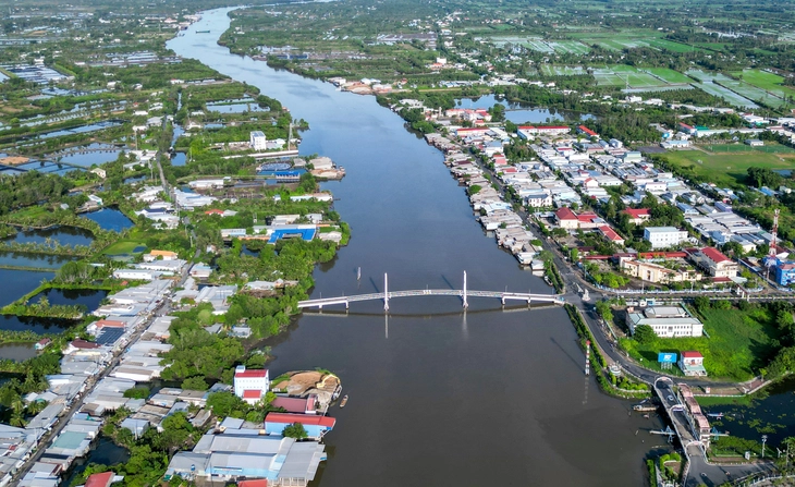 Cầu treo thu phí ‘trọn đời’ ở Cà Mau có dấu hiệu xuống cấp, xe cộ vẫn qua lại - Ảnh 3.