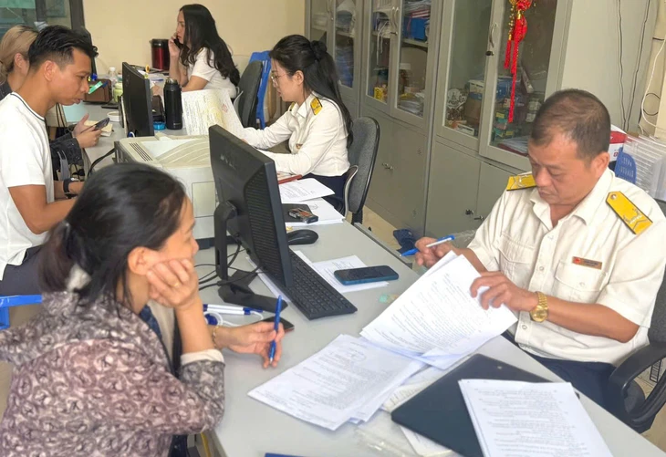 Quá hạn thông báo doanh thu, hộ kinh doanh có thể bị phạt đến 7,5 triệu đồng - Ảnh 1.