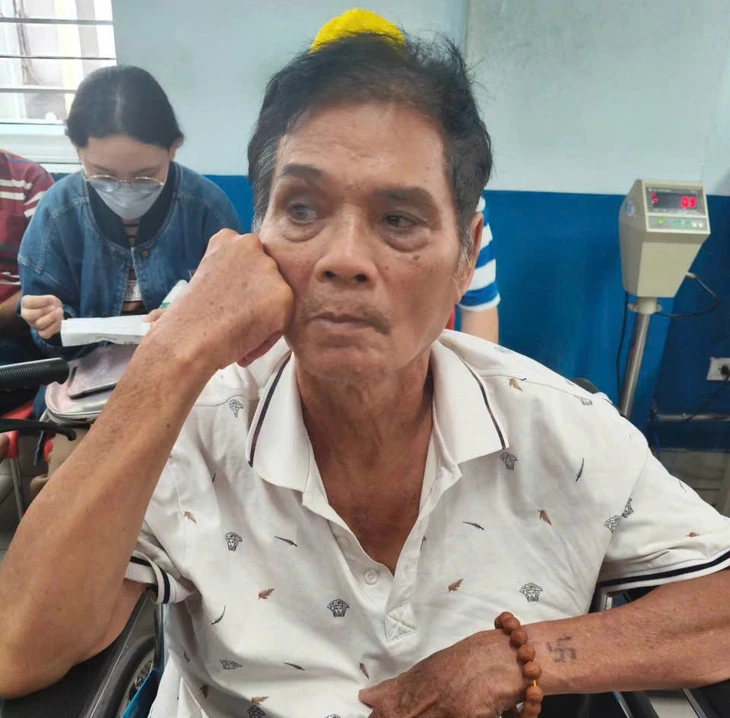 Mai Trần dù đi đứng khó khăn vẫn đến bái biệt thầy Thanh Hạp - Ảnh 1.