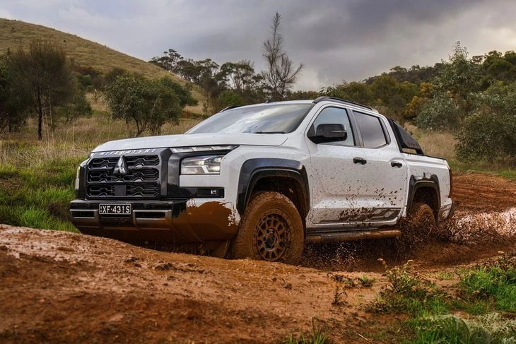Mitsubishi Pajero mới dễ có bản hybrid cắm sạc như Outlander - Ảnh 3.