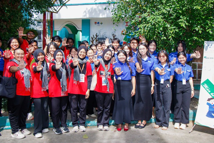 Khánh thành bức tường hữu nghị Việt Nam - Malaysia và điểm sinh hoạt cộng đồng cho thiếu nhi - Ảnh 1.