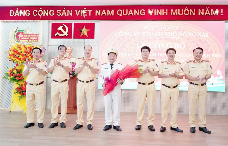 Điều động đại tá Nguyễn Văn Võ giữ chức Trưởng phòng CSGT Công an TP Đồng Nai - Ảnh 2.