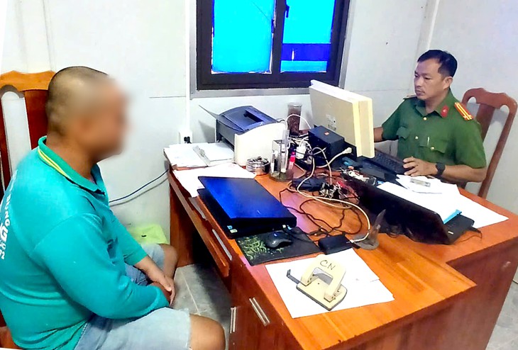Cung cấp thông tin giả trả thù cá nhân, một thanh niên ở An Giang bị phạt 3,5 triệu đồng - Ảnh 1.