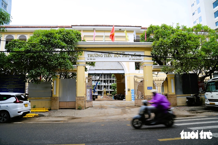 Trường học giữa trung tâm Đà Nẵng ngổn ngang trước thềm năm học mới - Ảnh 7.