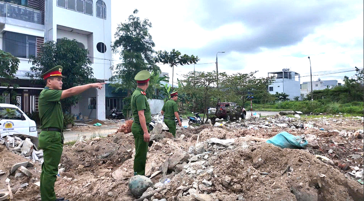 Báo tin đổ rác sai quy định, phường ở Đà Nẵng ‘thưởng nóng' 1 triệu đồng - Ảnh 1.