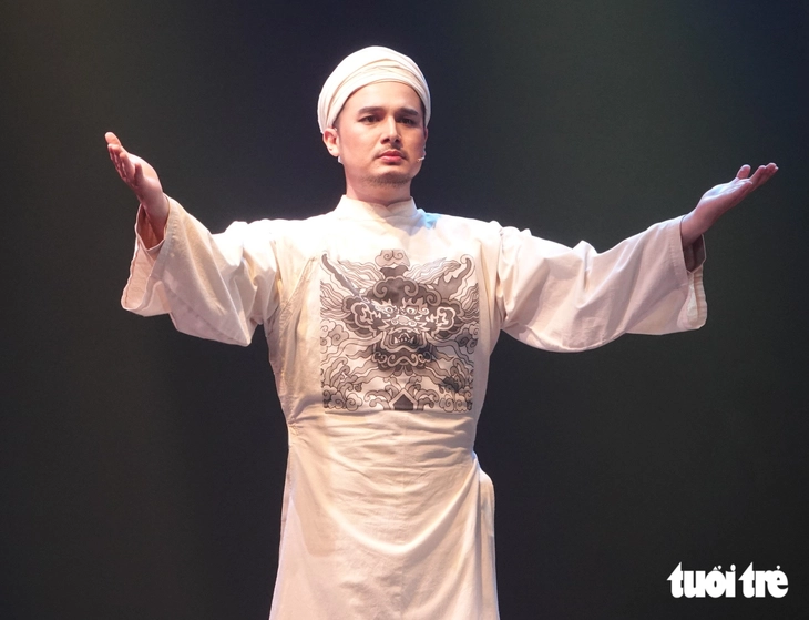 Kim Tử Long, Trịnh Kim Chi làm vua và hoàng hậu trong nhạc kịch phong cách Broadway - Ảnh 4.