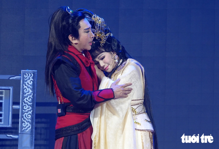 Kim Tử Long, Ngọc Huyền, Vũ Luân ‘vướng’ tình tay ba trong Giang san mỹ nhân - Ảnh 1.
