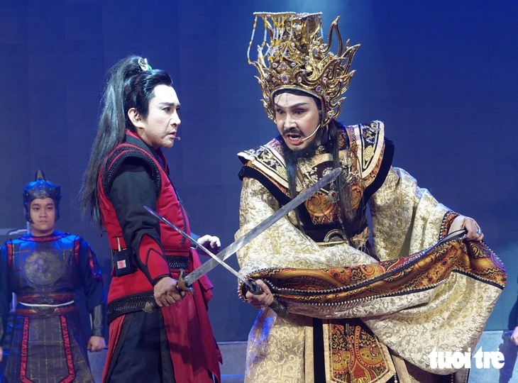 Kim Tử Long, Ngọc Huyền, Vũ Luân ‘vướng’ tình tay ba trong Giang san mỹ nhân - Ảnh 4.