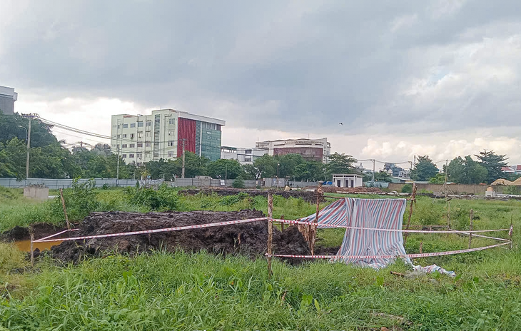TP.HCM tìm thân nhân 2 phần mộ tại công viên Thạnh Lộc - Ảnh 1.