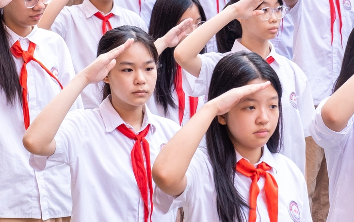 Đề xuất nghỉ Quốc khánh thêm 2 ngày: Người mong được bên con, người lo nghỉ quá nhiều - Ảnh 2.