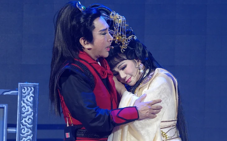 Biện Thuy là ‘tiểu mỹ nhân’ bên cạnh Ngọc Huyền - Ảnh 2.