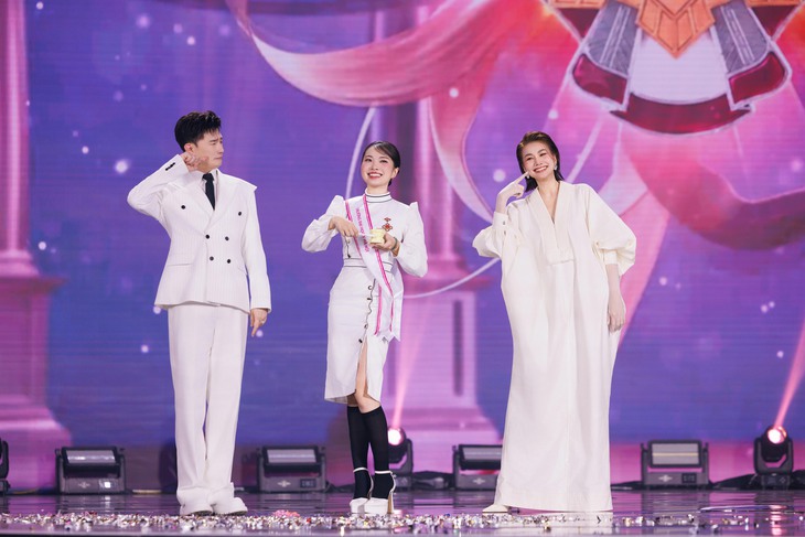 Thanh Hằng, Dược sĩ Tiến ‘quậy tưng’ cùng top 28 Hoa khôi Sinh viên Việt Nam 2026 - Ảnh 5.