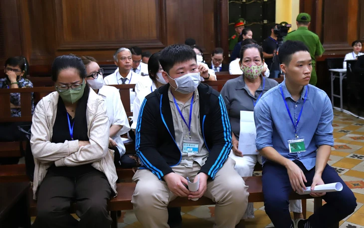 Vụ ma túy VN10: Cựu giám đốc ngân hàng tổ chức 'bay lắc' trong chung cư cao cấp xin trả lại cho người tình 3 tỉ đồng - Ảnh 2.