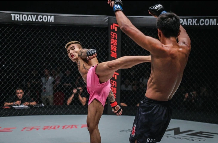 Những chiêu thức kung fu tưởng vô dụng, nhưng lại xưng bá võ đài MMA - Ảnh 3.