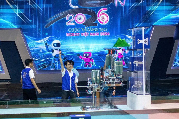 Đội tuyển Trường đại học Lạc Hồng xuất quân sang Hong Kong chinh phục Robocon châu Á - Ảnh 2.