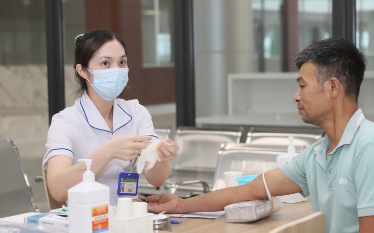 Đề xuất bảo hiểm y tế chi trả tối đa 350.000 đồng cho một lần khám sức khỏe mỗi năm - Ảnh 2.