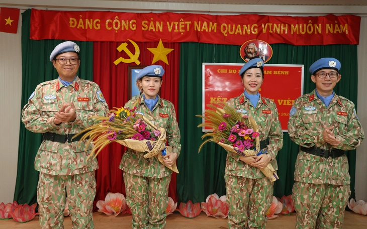 Trao quyết định của Bộ Quốc phòng Việt Nam cho sĩ quan thực hiện nhiệm vụ gìn giữ hòa bình - Ảnh 3.