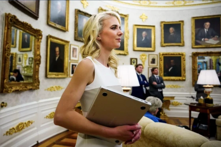 Bà Trump dịu dàng bên chồng sau một tháng vắng bóng kèm tin đồn - Ảnh 3.