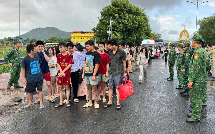 Tiếp nhận 86 người Việt nghi hoạt động lừa đảo ở Campuchia - Ảnh 4.