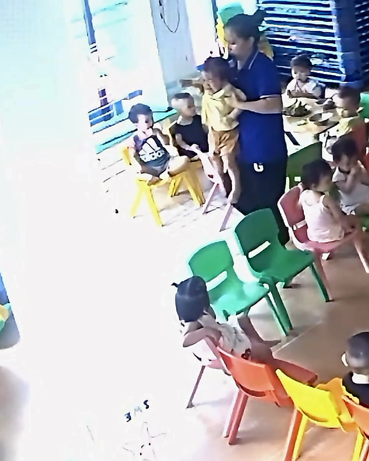 Cô giáo mầm non bị tố đánh bé gái 22 tháng tuổi tại phường Thanh Liệt - Ảnh 2.